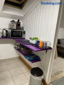 Comfortable apartment in commercial centre - Image 1