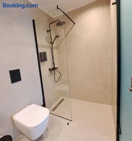 Platanos Rooms - Image 4