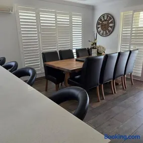 Spacious 4-Bedroom House Rental in Baldivis, Australia - Image 2