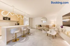 Luxury Pearl, Design, Terrasse, 20m Eiffel Tower - Image 1