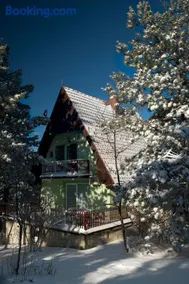 Holiday Home Green House - Image 3