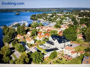 Nordic Central Villa - Image 1