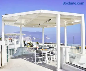 Onira Luxury Rooftop ombrellone incluso seconda fila beach club - Image 4
