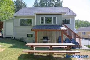 Surfs Inn Guesthouse & Cottages - Image 3