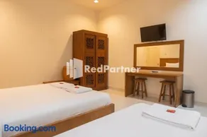 Villa Dora Jogja near Malioboro Area Mitra RedDoorz - Image 2