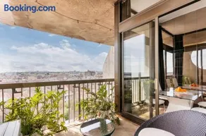 Loft Triangle comedie, Parking free - Image 1