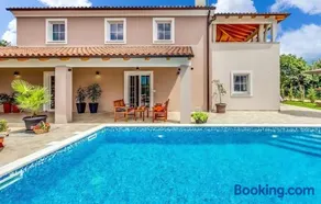 Luxurious Mediterranean House (8+2) Near To The Beautiful Beaches - Image 3