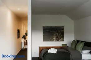 The Marsden - Sophisticated Winery Luxury - Image 5