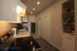 Feel at home in Chestermere - Image 2