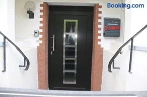 95 qm kühle 2 SZ Wohnung mit BBQ Garten - Image 1