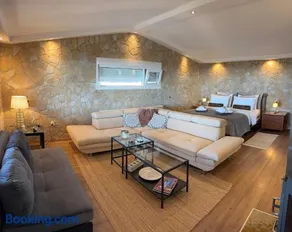 Inu # Wait 'N Sea, Jacuzzi, Luxury Stone House - Image 1