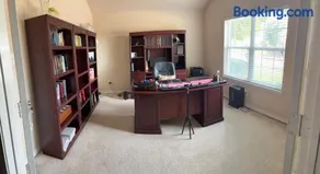 Trunks up! Spacious home ready for a fun time! - Image 5