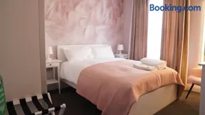 Mandeville Guest House - Image 2