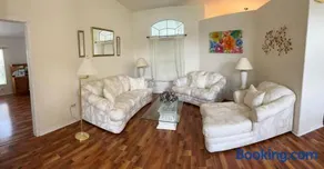 Cozy and Comfortable Valrico FL Entire Home 3 Bed 2 Bath Sleeps 5 - Image 4