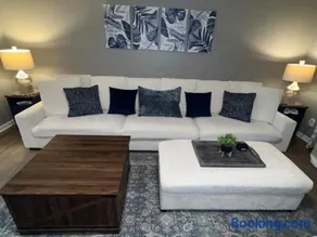 Great comfy place and convenient location - Image 5