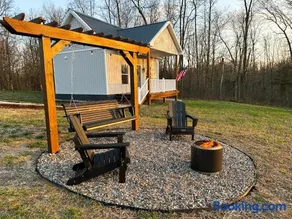 Cozy Cottage on 250 Acre Dairy Farm Near Ark - Image 2