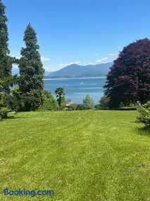 Villa overlooking Lake Maggiore with 3 suites - Image 4
