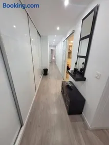 Precioso apartamento reformado con terraza, 4 habs - Image 2