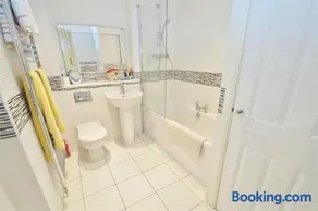 Premium accommodation, Home away from Home in Rugby - Image 3