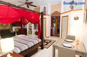 LUXURY Apartment Studio PORT DOUGLAS 65 SQ MTRS and Bath - Image 5