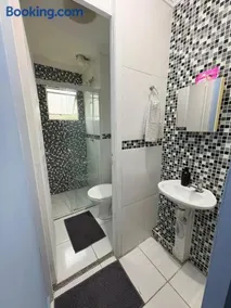 Cozy apartment, 3 bedrooms near the airport - Image 2
