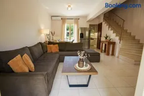 Ithaki Apartments - Image 5