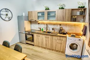 Four lakes luxury suites - Image 5