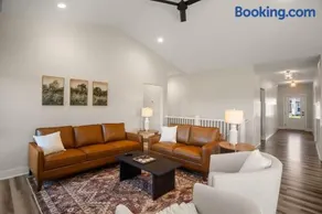 The Blue Haven in Urbandale - Image 3