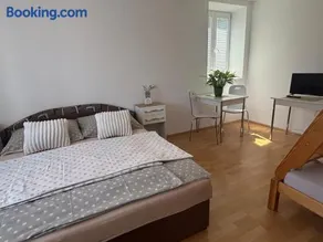 Grand House - Image 3