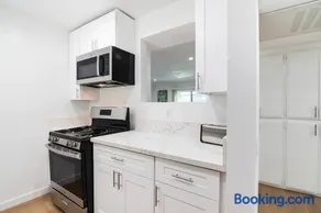 2BR Plus Bonus Room and Pool Access Near Universal Studios - Image 4