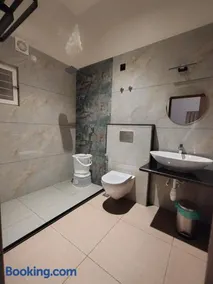 Hill Groves Home Stay - Image 2