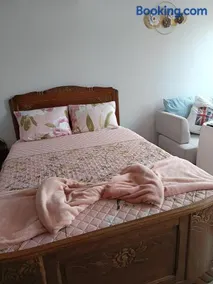 Appartement calme, emplacement stratégique, proche de toutes commodités, de l'autoroute, valenciennes, lille, Belgique, wifi, Netflix, parking Gratuits, lave linge, sèche linge - Image 2