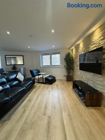 KM Granton Apartment - Image 4