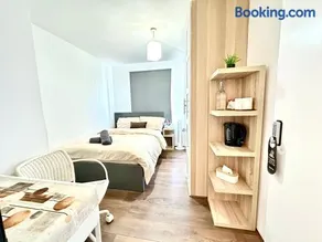 Stay in Stratford - Image 3