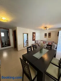 Christinas Deluxe Apartment - Image 2