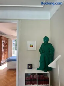 Luxury 3-Room Apartment with 2 balcony close to Main Station central and calm - Image 3