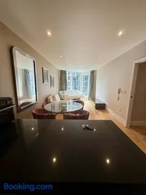 Beautiful 2 bedroom Apartment on the River Thames - Image 5