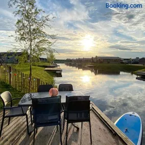 Elegantes Chalet am Wasser mit Steg Klimaanlage Ferienhaus am See Niederlande - Image 1