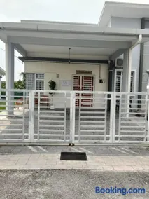 KLIA Transit ARA Homestay Sepang, 4Br 8pax cozy Semi D Self Check In - Image 3