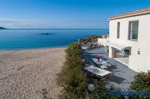 La Maison sur la Plage - Image 1
