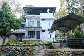 Riverside Bliss Villa - Image 3
