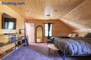 Captain's Cabin - Image 4