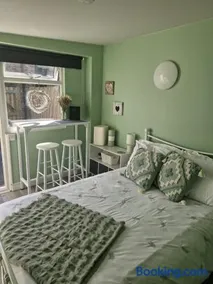 'Little Star' accommodation - Image 3