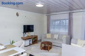 Shanvin Homes - 2 bedroom Apartment near Rupa Mall, Noble Hotel,Poa PLace & Key Hospitals - Image 5