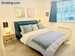 Beautiful quiet location 5 mins from beach! - Image 2
