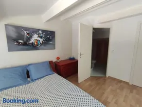 Chambre avec clim piscine proche centre ville d'Uzès - Image 1