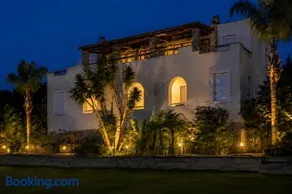United blue Resorts - White Sand - Image 1