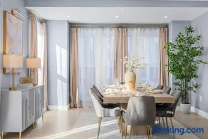 Luxury Cambridge Mansion Near Harvard Spa Bath & Huge Game Room - Image 2
