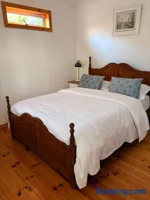 Mountain Views in the Heart of Tamboerskloof - Image 2