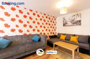 3 Bedroom House By B and R Serviced Accommodation Amesbury With Wifi & Free Parking - Image 4